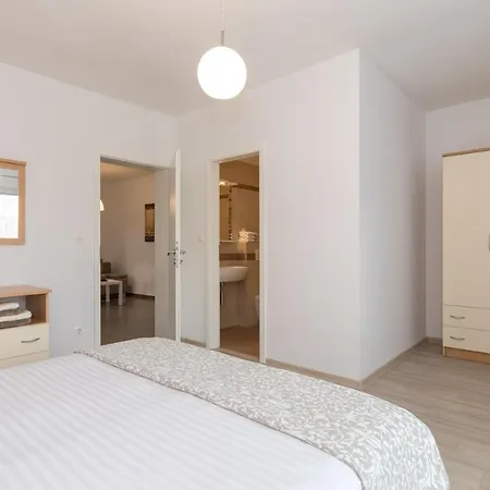 Apartment Laura Krk Town