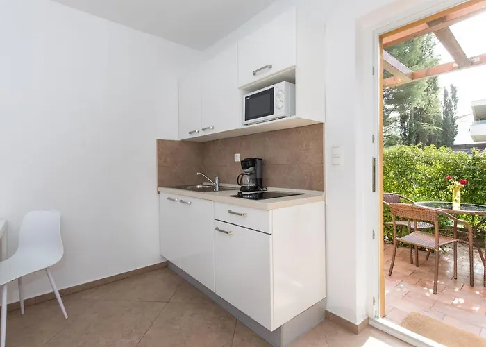 Laura Апартаменты Крк