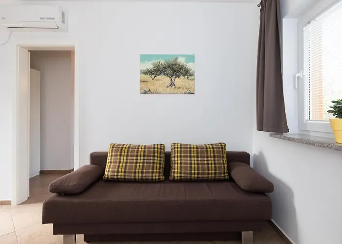 Laura Apartment