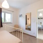 Laura Apartment *